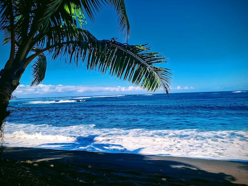 "Papara - Taharuʻu Beach 2BR House - Surf & Family - garden & secure garage