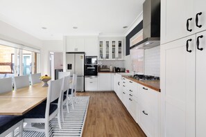 Fridge, microwave, oven, stovetop - Spacious Kirribilli Penthouse - Spectacular Harbour Bridge and Opera House Views (Kirribilli)