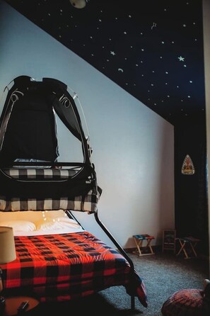 2 室のベッドルーム、デスク、アイロン / アイロン台、WiFi (無料)