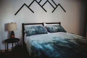 2 chambres, bureau, fer et planche à repasser, accès au Wi-Fi (inclus)