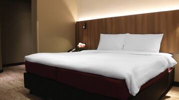 Chambre Premier | Coffre-fort, bureau, fer et planche à repasser, accès au Wi-Fi (inclus)