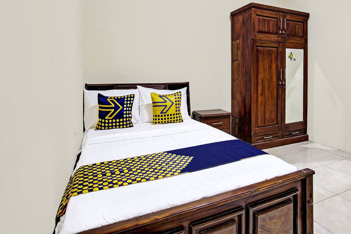 Habitación doble económica | Escritorio, wifi gratis y ropa de cama