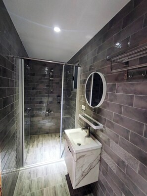 Elite Double Room | Bathroom - BaoGaHouse (Tainan)
