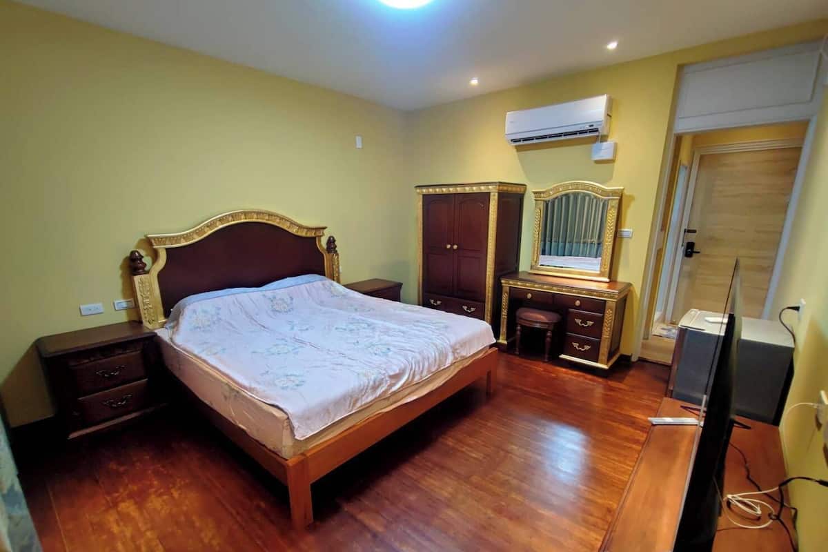 Deluxe Double Room | Free WiFi, bed sheets