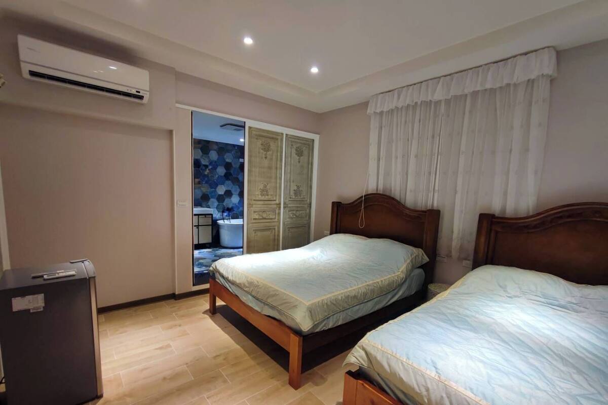 Deluxe-Vierbettzimmer | Kostenloses WLAN, Bettwäsche