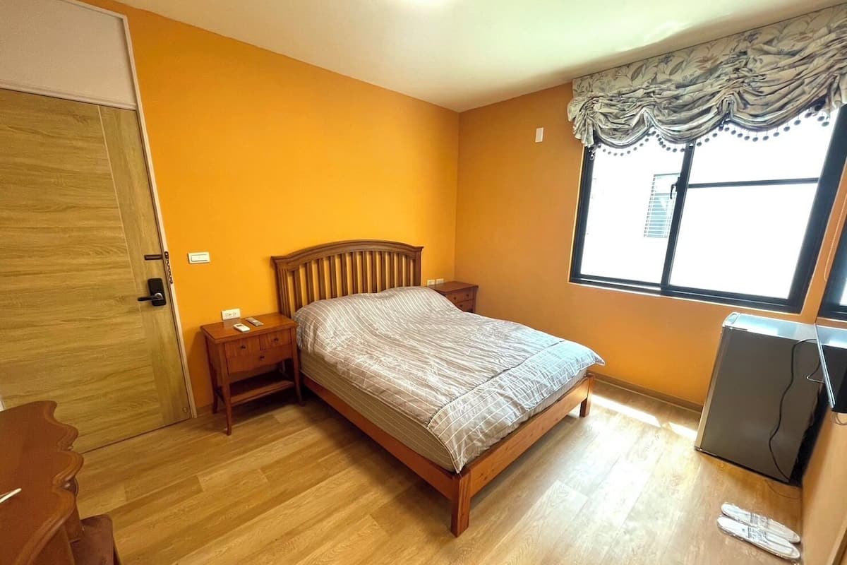 Elite Double Room | Free WiFi, bed sheets
