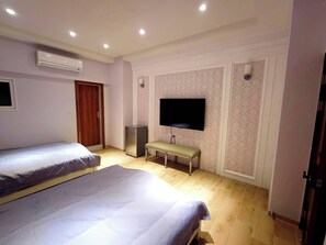 Classic Quadruple Room | Free WiFi, bed sheets - BaoGaHouse (Tainan)