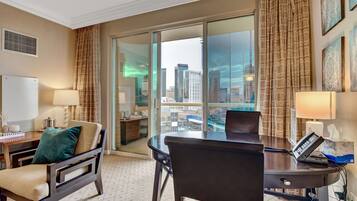 Suite estudio de lujo | Comedor