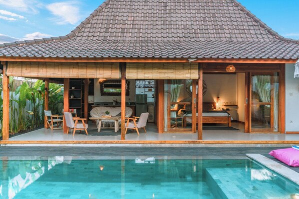 Outdoor pool - Villa Sejaki (Cemagi)