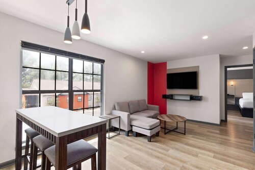 Ramada By Wyndham Studio Suites Dothan