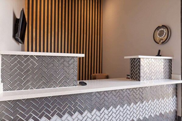 Lobby - Ramada By Wyndham Studio Suites Dothan (Dothan)