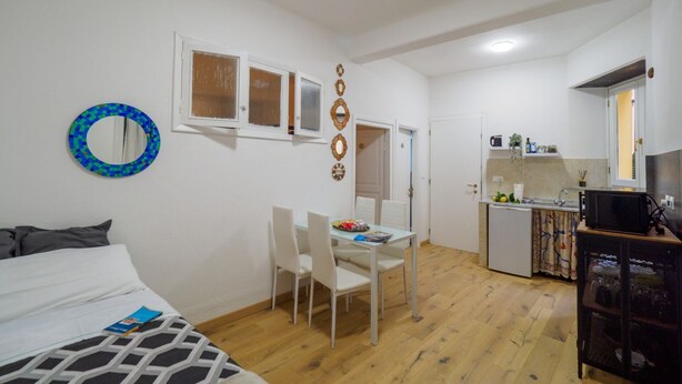 1 bedroom, WiFi (free), bed sheets