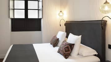 3 slaapkamers, een strijkplank/strijkijzer, internet, beddengoed