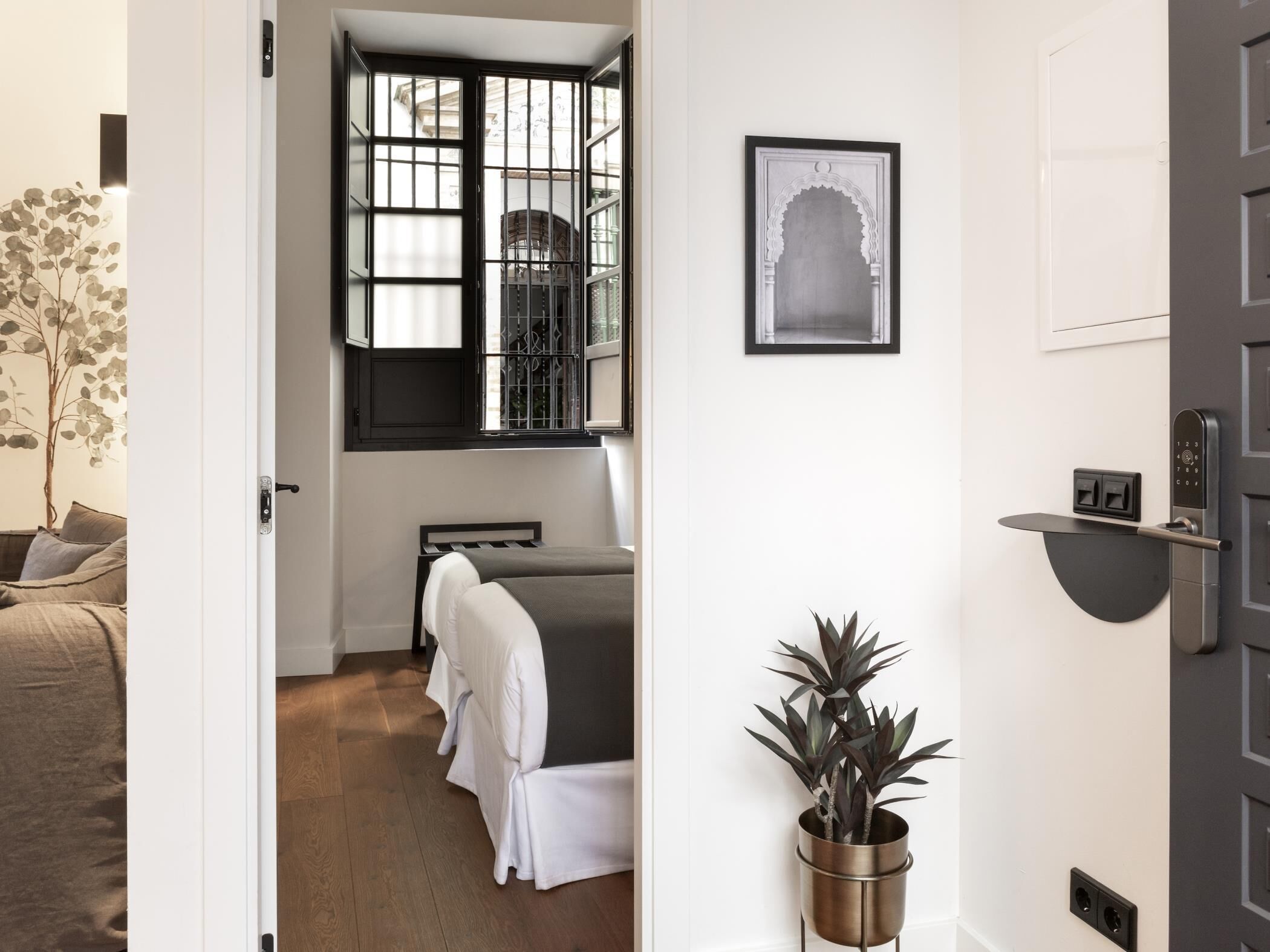 3 slaapkamers, een strijkplank/strijkijzer, internet, beddengoed