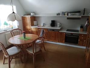 Køleskab, ovn, kogeplade, opvaskemaskine