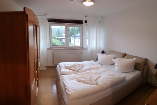 2 Schlafzimmer, Reisekinderbett, kostenloses WLAN