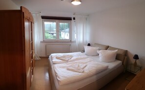 2 chambres, lit de bébé portatif, accès au Wi-Fi (inclus)