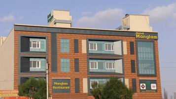 Mặt tiền nơi lưu trú