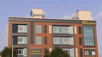 Mặt tiền nơi lưu trú