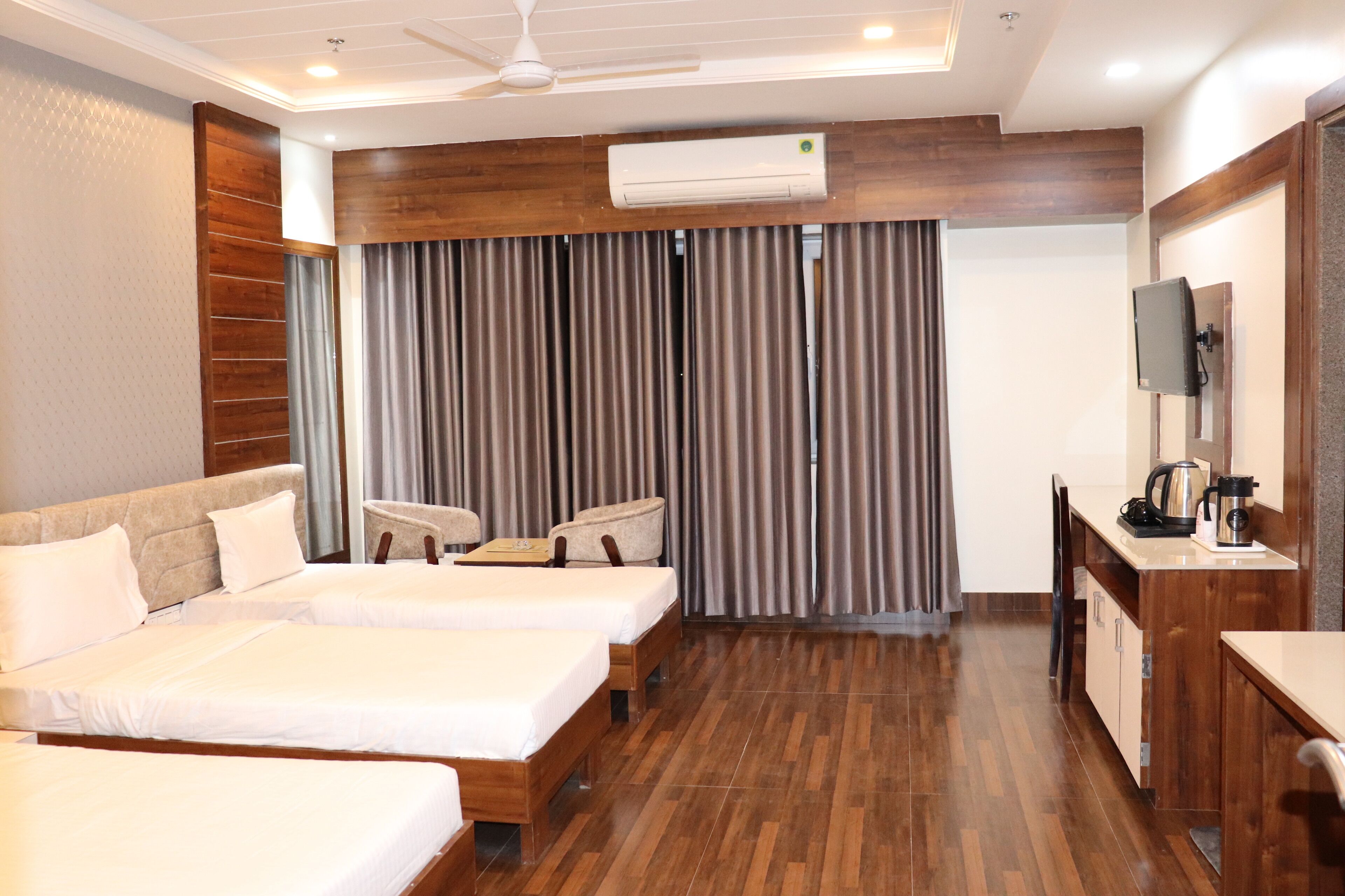 Phòng 3 | Truy cập Internet không dây miễn phí, bộ trải giường 