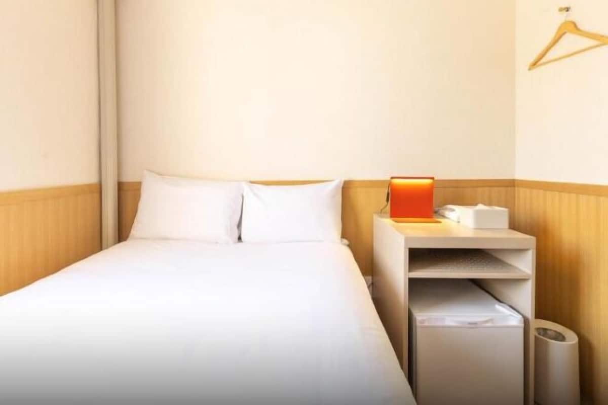 1 bedroom, down comforters, Select Comfort beds, free WiFi