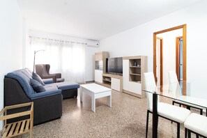 TV - Global Properties: Practical apartment for 6 people in Puerto Sagunto (Puerto de Sagunto)