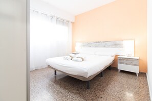 3 bedrooms, iron/ironing board, free WiFi, bed sheets - Global Properties: Practical apartment for 6 people in Puerto Sagunto (Puerto de Sagunto)