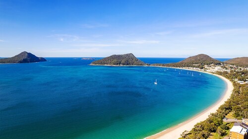 Martys, 7/2 Intrepid Cl - pool , air con , Wi-Fi and linen