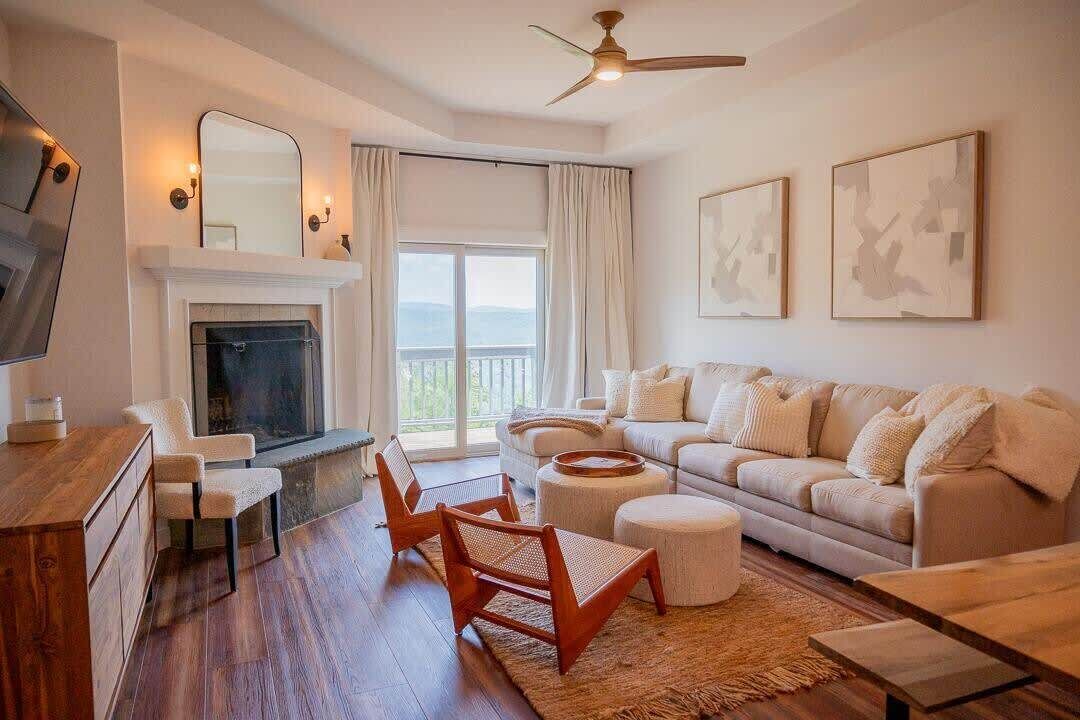 TV, fireplace, offices