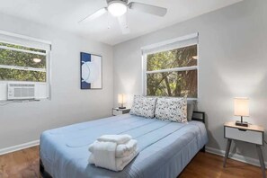 2 bedrooms, free WiFi, bed sheets - *Secret San Marco Escape B* AC, Wifi, Kitchen (Jacksonville)