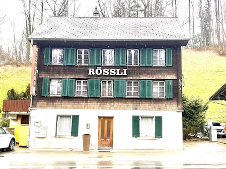 Exterior. Zugerstrasse 142