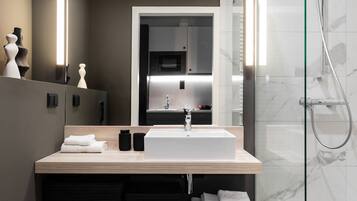 Shower, towels