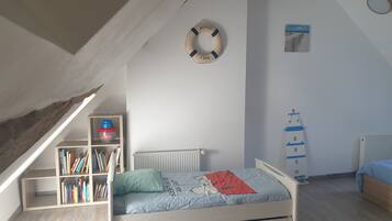 3 間睡房、熨斗/熨衫板、可攜式嬰兒床、免費 Wi-Fi