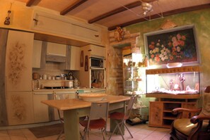 Dining - Gorgeous 4 pax apartment in the heart of Trastevere (Roma)