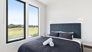 4 bedrooms, iron/ironing board, bed sheets