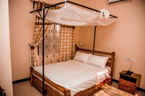 Standard Room | 1 bedroom, in-room safe, laptop workspace - Randa Cottages (Moshi)