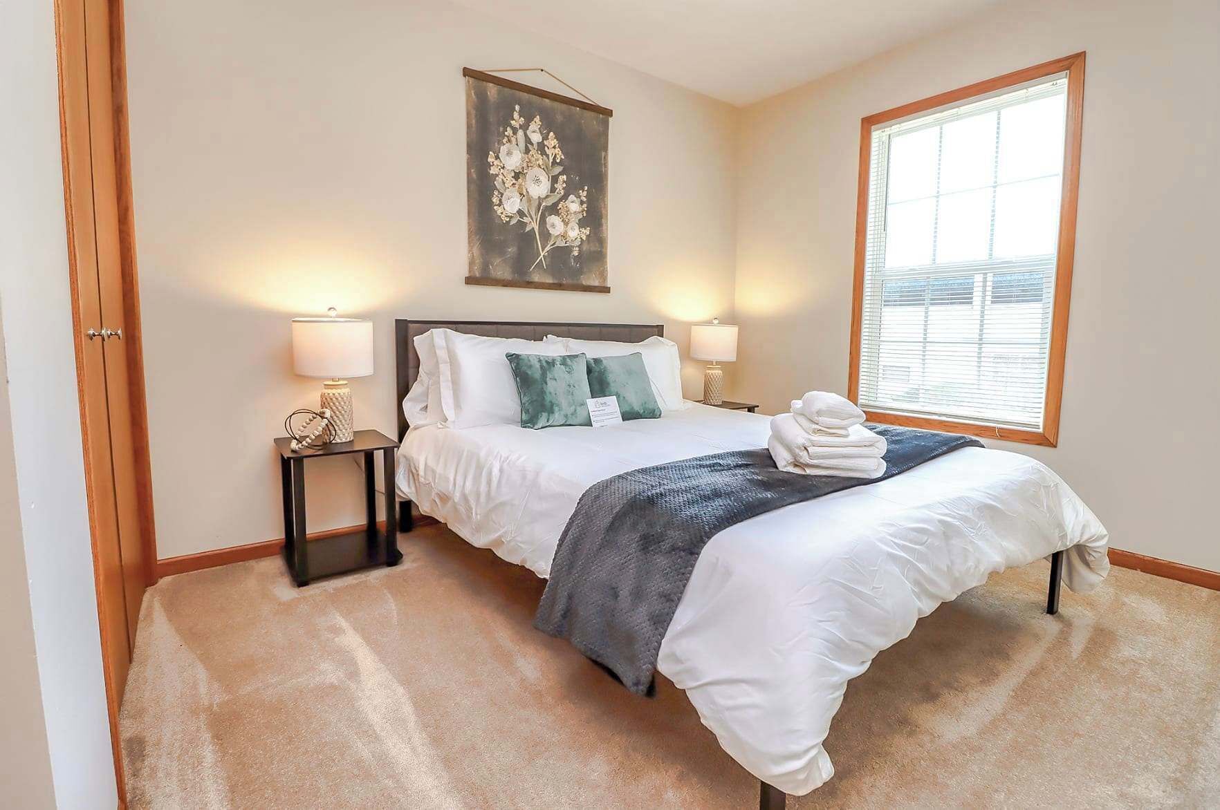 4 多间卧室、熨斗/熨衣板、WiFi、床单