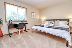 4 habitaciones, tabla de planchar con plancha, wifi y ropa de cama