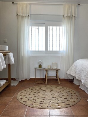 3 bedrooms, desk, iron/ironing board, WiFi