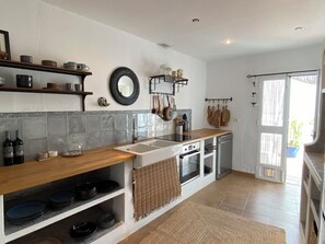 Refrigerador, horno, parrilla de estufa y lavavajillas 