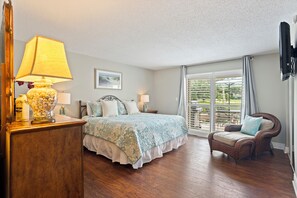 2 bedrooms, iron/ironing board, free WiFi, bed sheets - Pet Friendly -Patio overlooking Lagoon -Near Beach (Hilton Head Island)