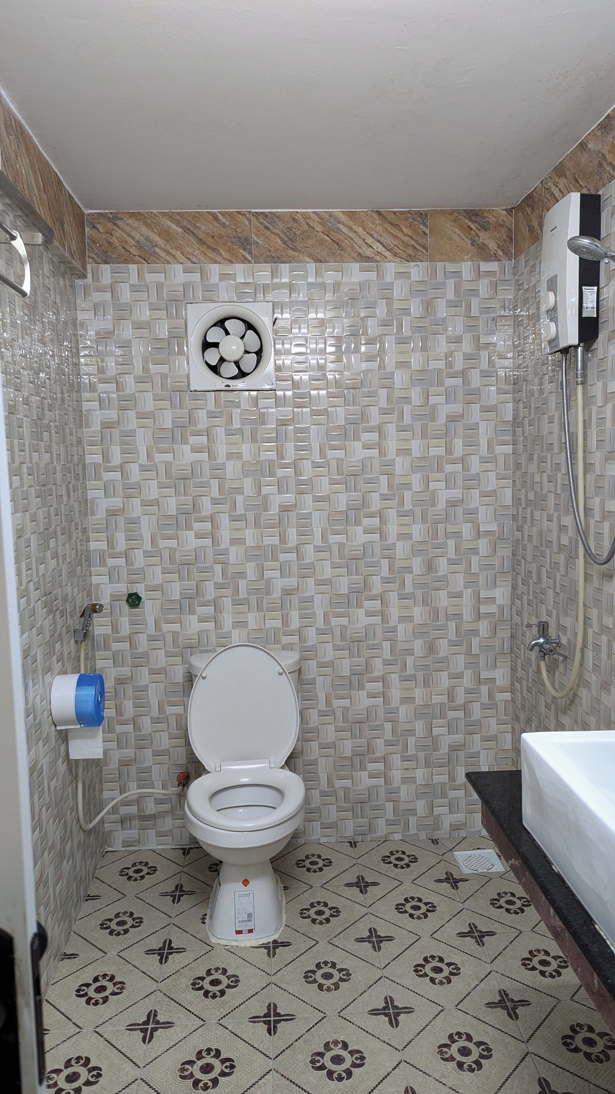 Photo - Empire House, Phnom Penh