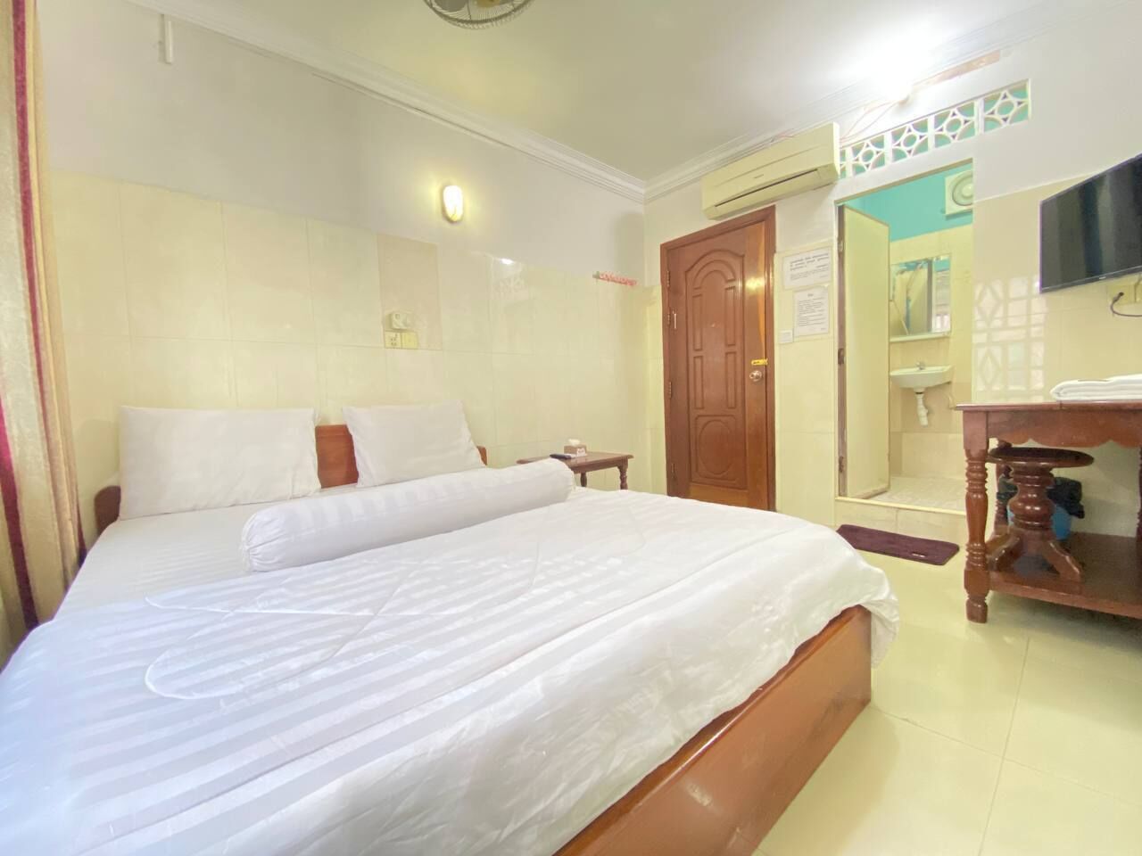 Photo - Empire House, Phnom Penh