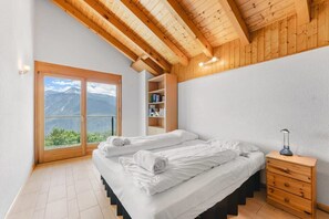 4 chambres, lit parapluie, Wi-Fi, draps fournis
