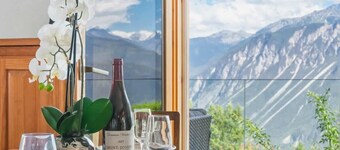 4 BDR Chalet w/outdoor Hot Tub & Game Room