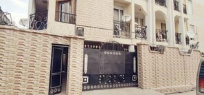 Exterior detail - Appartement N°5 - Olikas Groupe (Kinshasa)