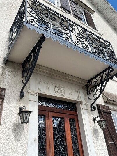 Propriété de Campagne Rénovée , à Proximité de Sentiers de Randonnées