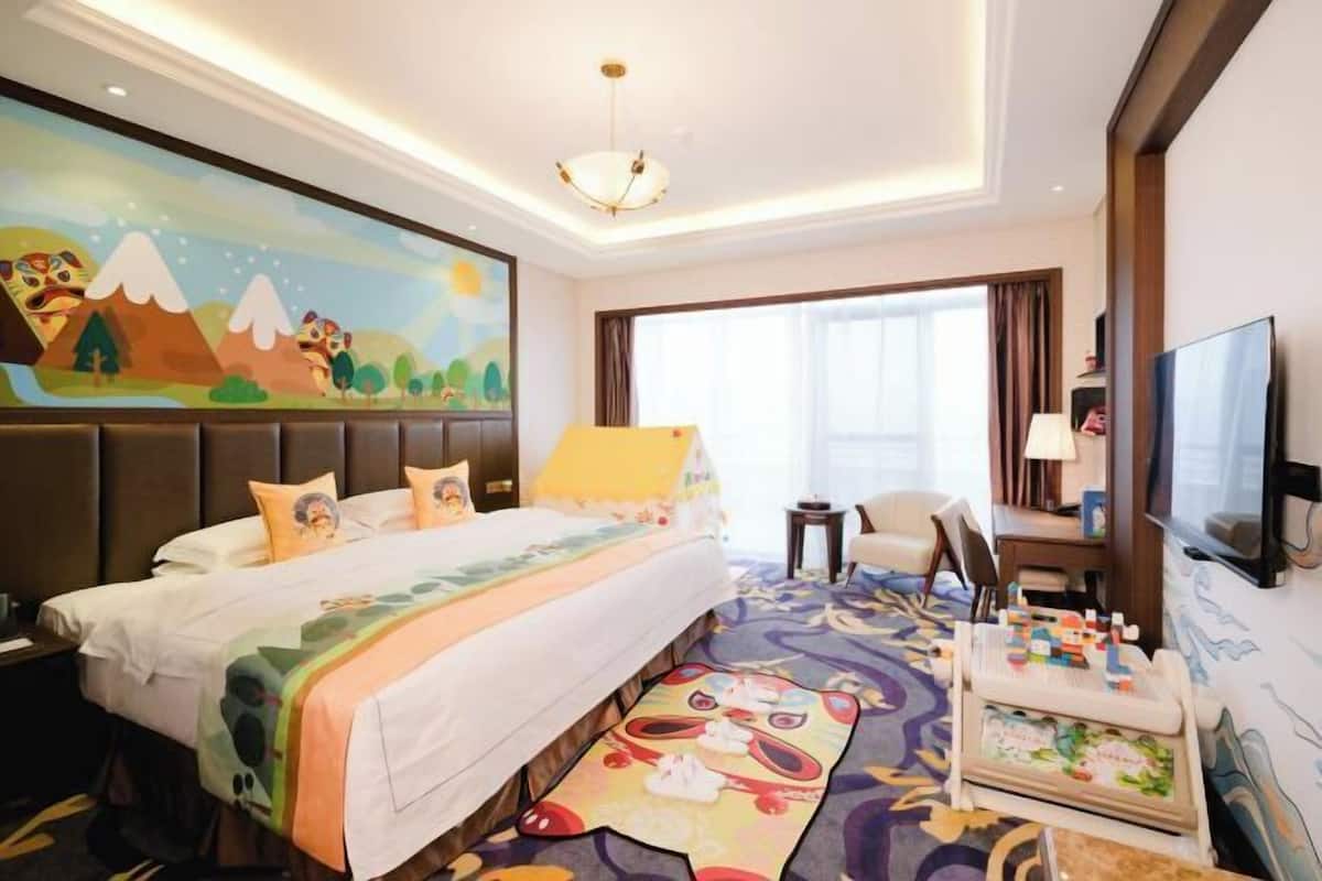 1 bedroom, premium bedding, down comforters, minibar