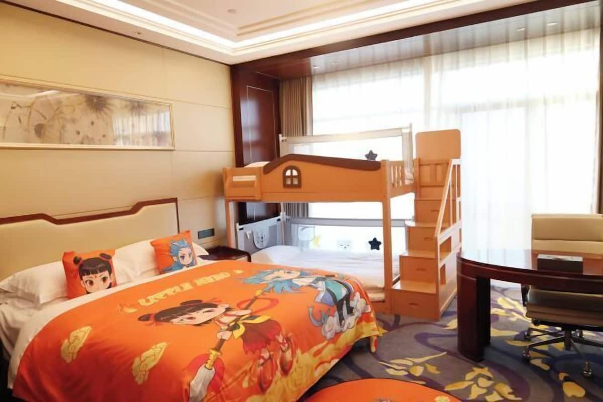 1 bedroom, premium bedding, down comforters, minibar