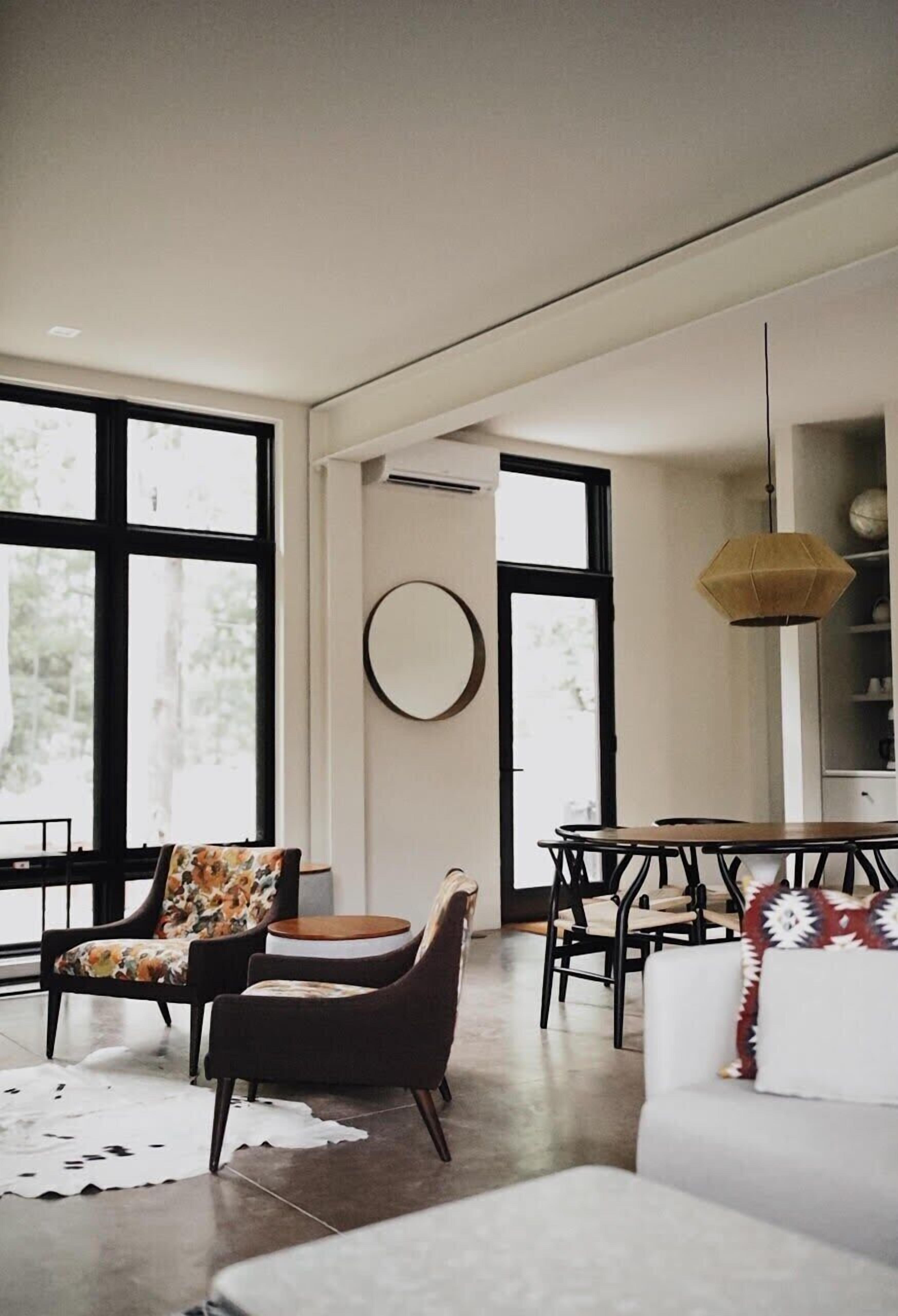 TV, caminetto, studio